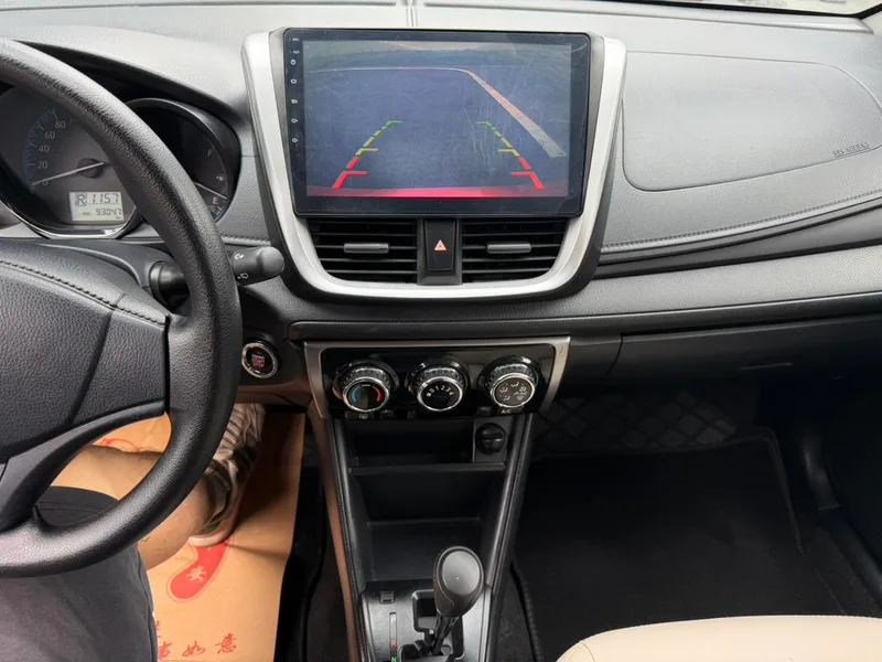 Toyota Yaris L 2016 Restyling 1.5E CVT Meilung Edition interior photo 19