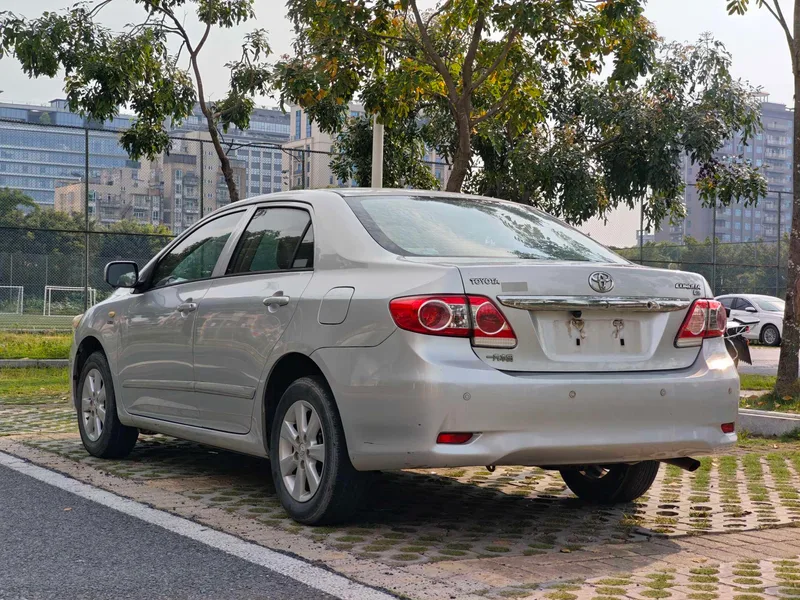 Toyota Corolla 2012 Version éblouissante 1.6L Automatique GL extérieur photo 8