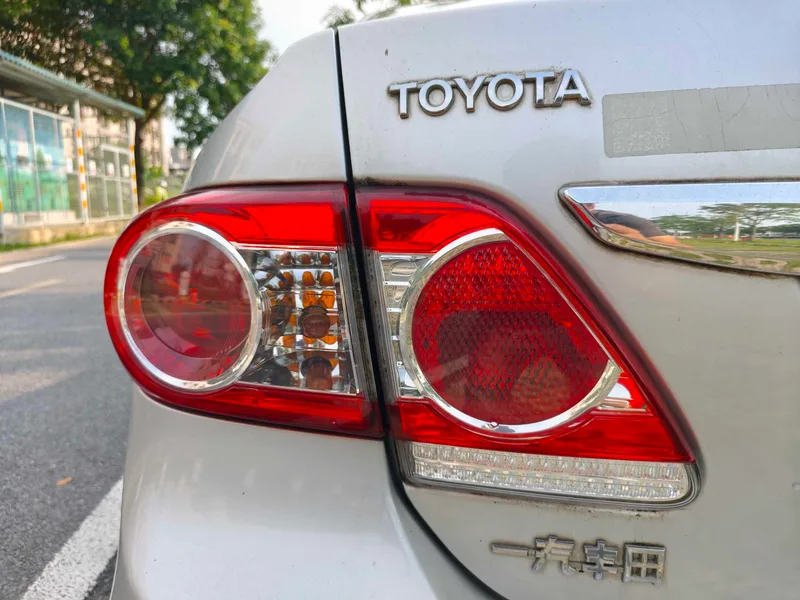 Toyota Corolla 2012 Version éblouissante 1.6L Automatique GL extérieur photo 10