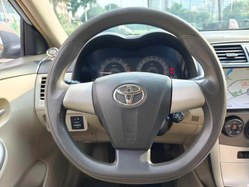 Toyota Corolla 2012 Version éblouissante 1.6L Automatique GL intérieur photo 14