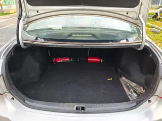 Toyota Corolla 2012 Version éblouissante 1.6L Automatique GL intérieur photo 18