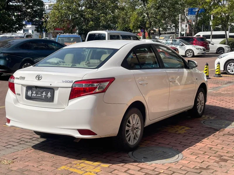 Toyota Vios 2014 1.5L Automatic Zhishang Edition exterior photo 4