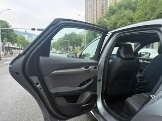 Geely Preface 2026 2.0T Восточный Яо Wangwang версия интерьер фото 12
