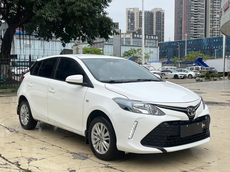 Toyota Vios FS 2017 1.5L CVT Versión Fengchi exterior foto 3