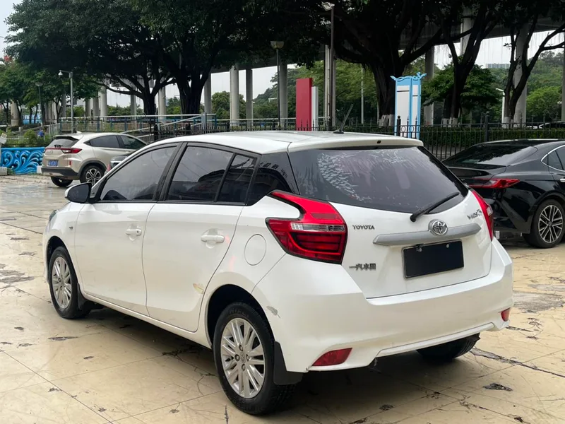 Toyota Vios FS 2017 1.5L CVT Versión Fengchi exterior foto 4