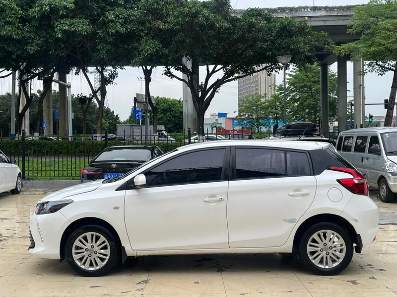 Toyota Vios FS 2017 1.5L CVT Versión Fengchi exterior foto 7