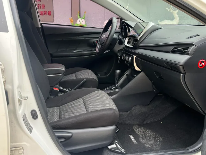 Toyota Vios FS 2017 1.5L CVT Versión Fengchi interior foto 20