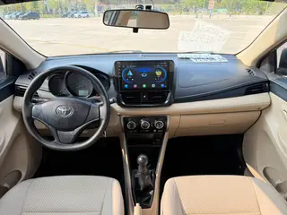 Toyota Vios 2017 1.3L Version nette manuelle intérieur photo 7