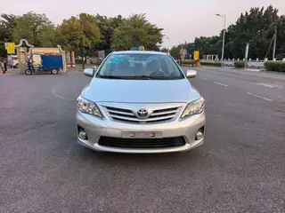 Toyota Corolla 2011 1.6L Automático GL exterior foto 2