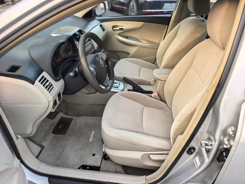 Toyota Corolla 2011 1.6L Automático GL exterior foto 9