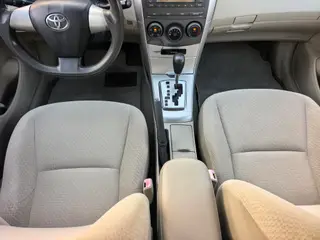 Toyota Corolla 2011 1.6L Automático GL interior foto 14