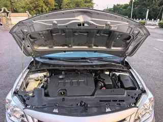 Toyota Corolla 2011 1.6L Automático GL interior foto 16