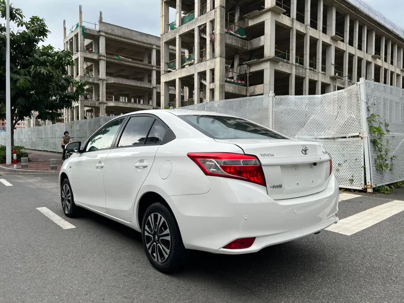 Toyota Vios 2014 1.5L Versión inteligente automática exterior foto 3