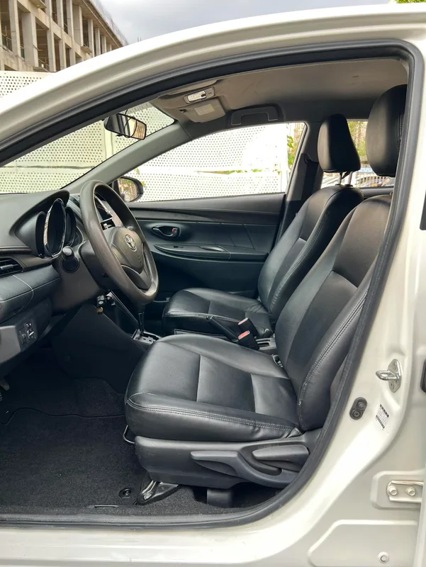 Toyota Vios 2014 1.5L Versión inteligente automática exterior foto 4