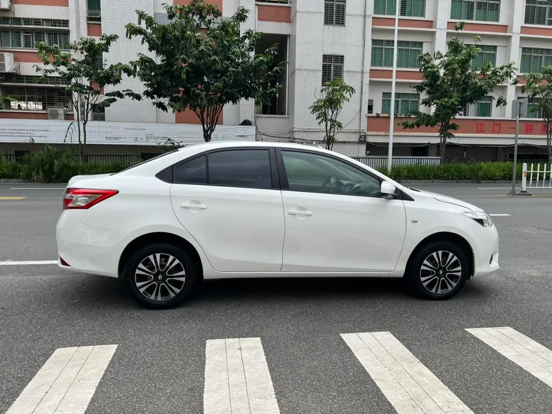 Toyota Vios 2014 1.5L Versión inteligente automática exterior foto 7