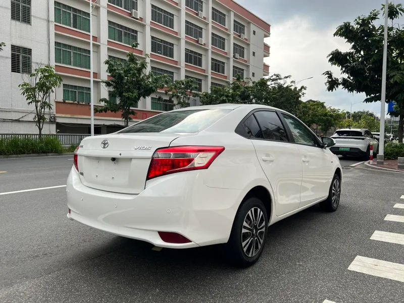 Toyota Vios 2014 1.5L Versión inteligente automática exterior foto 8
