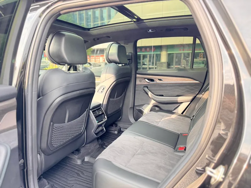 Geely Monjaro 2025 2.0TD Высокая работа автоматически с двумя приводами интерьер фото 13