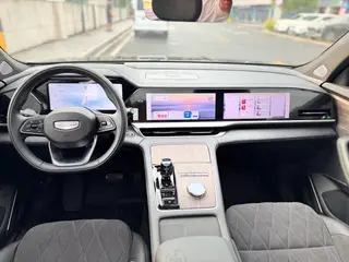 Geely Monjaro 2025 2.0TD Высокая работа автоматически с двумя приводами интерьер фото 16