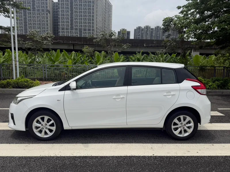 Toyota Yaris L 2015 1.5E Automatic charm version exterior photo 3