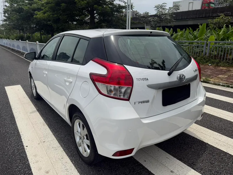 Toyota Yaris L 2015 1.5E Automatic charm version interior photo 8