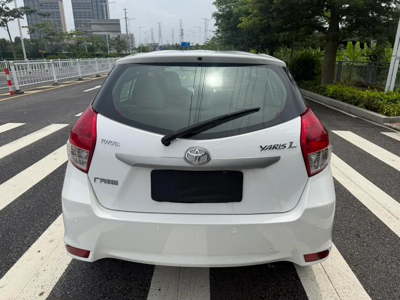 Toyota Yaris L 2015 1.5E Automatic charm version interior photo 9