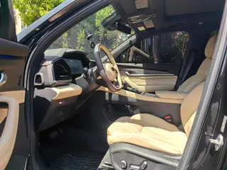 Geely Monjaro 2025 2.0TD Alta potencia automática de tracción en dos ruedas Oriental Yao Lanxing Edition exterior foto 5