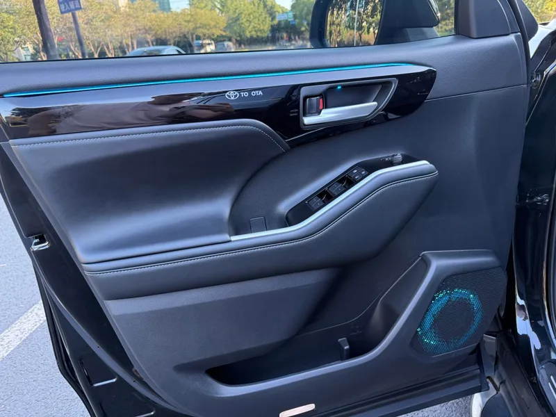 Toyota Highlander 2022 380T Édition de luxe à quatre roues motrices 7 Siège intérieur photo 11
