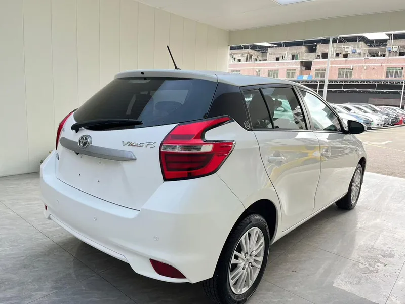 Toyota Vios FS 2017 1.5L CVT Version Fengchi intérieur photo 9