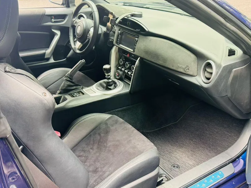 Toyota 86 2017 2.0L Tipo de lujo manual interior foto 9