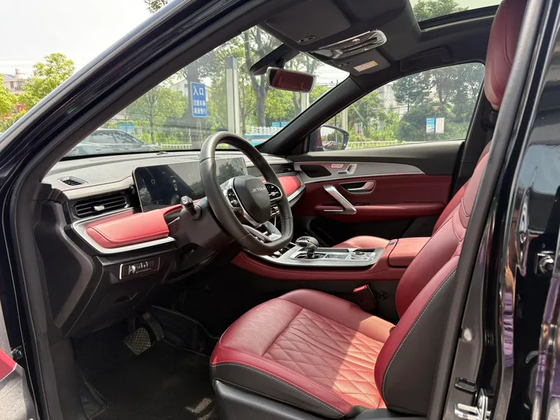 Jetour X70 PLUS 2024 Champion Edition 1.5T DCT Champion MAX 7 seat exterior photo 4
