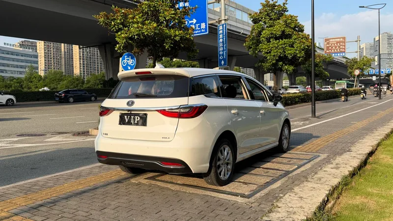 BYD Song MAX 2019 1.5T Tipo Ruiyi de conexión inteligente manual 7 Asiento País VI exterior foto 6