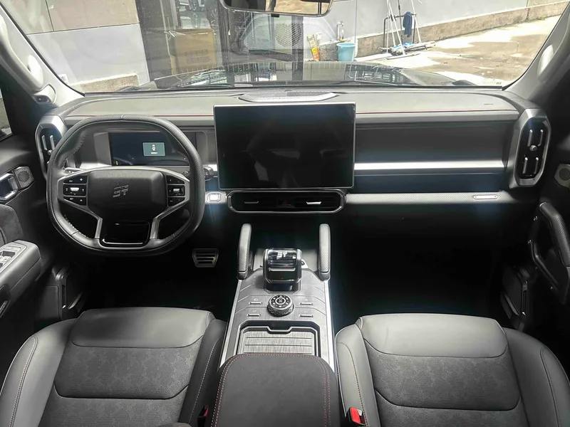 Jetour T2 2023 2.0TD Four-wheel drive Conquer interior photo 16
