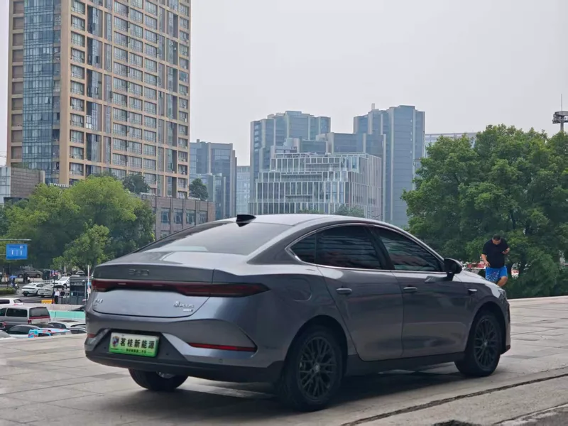 BYD Qin PLUS 2025 Versión de conducción inteligente 510KM Líder exterior foto 6