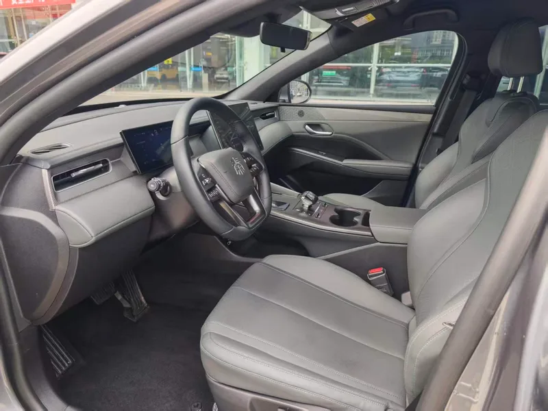 BYD Qin PLUS 2025 Versión de conducción inteligente 510KM Líder interior foto 12