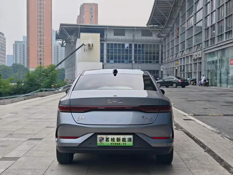 BYD Qin PLUS 2025 Versión de conducción inteligente 510KM Líder interior foto 16