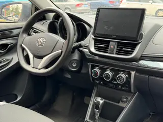 Toyota Yaris L 2021 1.5L CVT Version leader intérieur photo 9
