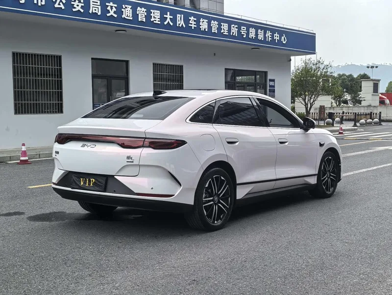 BYD Qin L 2025 545KM Tipo de excelencia interior foto 6