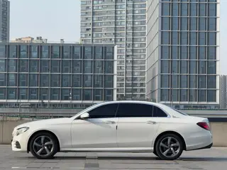 Mercedes-Benz E-Class 2019 E 300 L Sports fashion type exterior photo 4