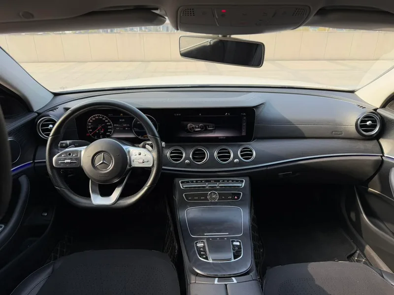 Mercedes-Benz E-Class 2019 E 300 L Sports fashion type interior photo 12