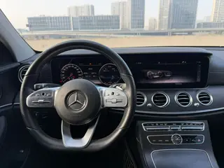 Mercedes-Benz E-Class 2019 E 300 L Sports fashion type interior photo 13