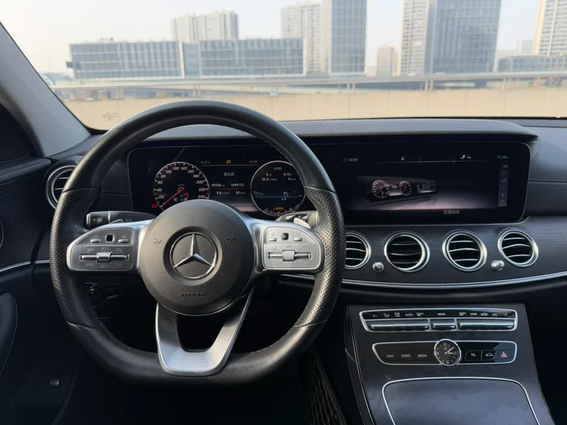Mercedes-Benz E-Class 2019 E 300 L Sports fashion type interior photo 13