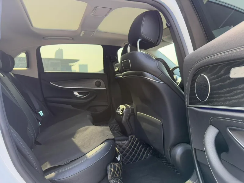 Mercedes-Benz E-Class 2019 E 300 L Sports fashion type interior photo 14