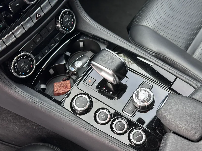 Mercedes-Benz CLS 2012 AMG CLS 63 interior foto 11