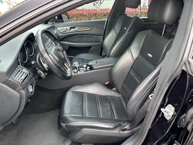 Mercedes-Benz CLS 2012 AMG CLS 63 interior foto 13