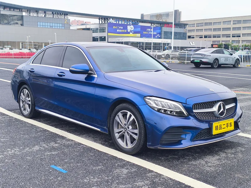 Mercedes-Benz C-Class 2021 C 200 L Edición deportiva de moda exterior foto 3