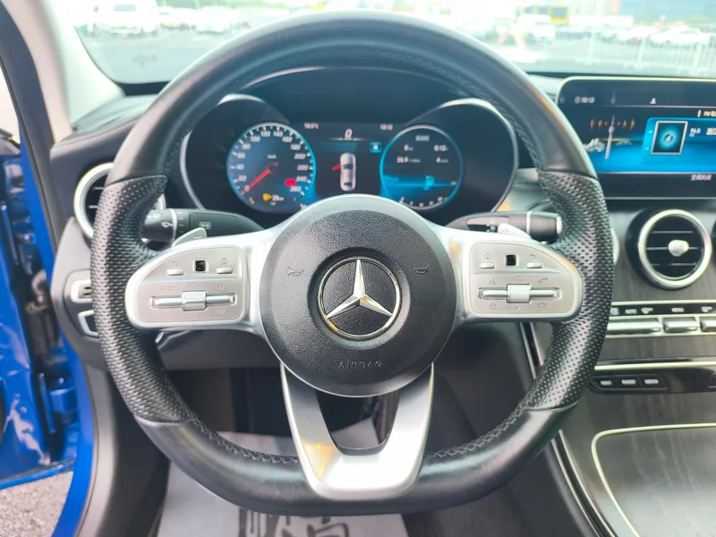 Mercedes-Benz C-Class 2021 C 200 L Edición deportiva de moda interior foto 15