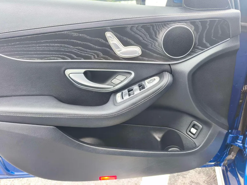 Mercedes-Benz C-Class 2021 C 200 L Edición deportiva de moda interior foto 17