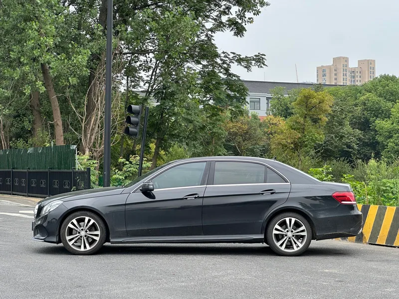Mercedes-Benz E-Class 2015 Mise à jour E 260 L Sportif extérieur photo 4