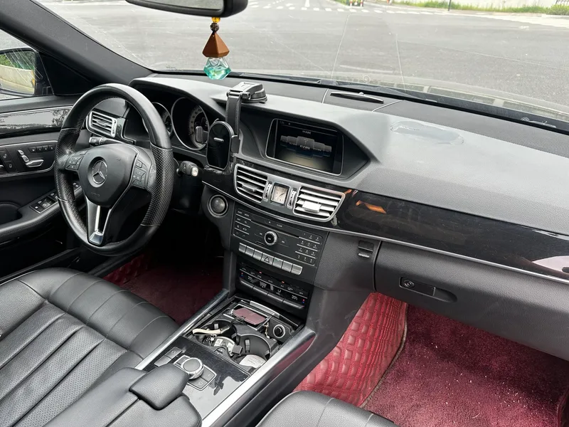 Mercedes-Benz E-Class 2015 Mise à jour E 260 L Sportif intérieur photo 12