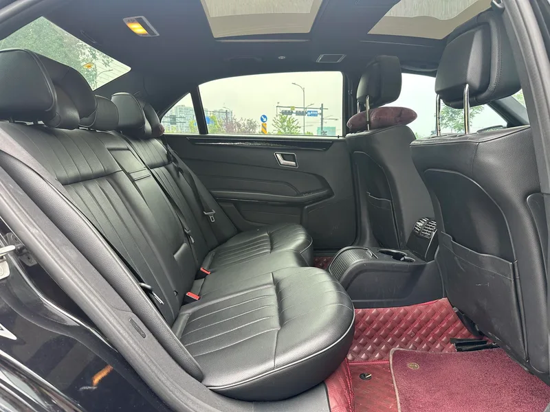 Mercedes-Benz E-Class 2015 Mise à jour E 260 L Sportif intérieur photo 13